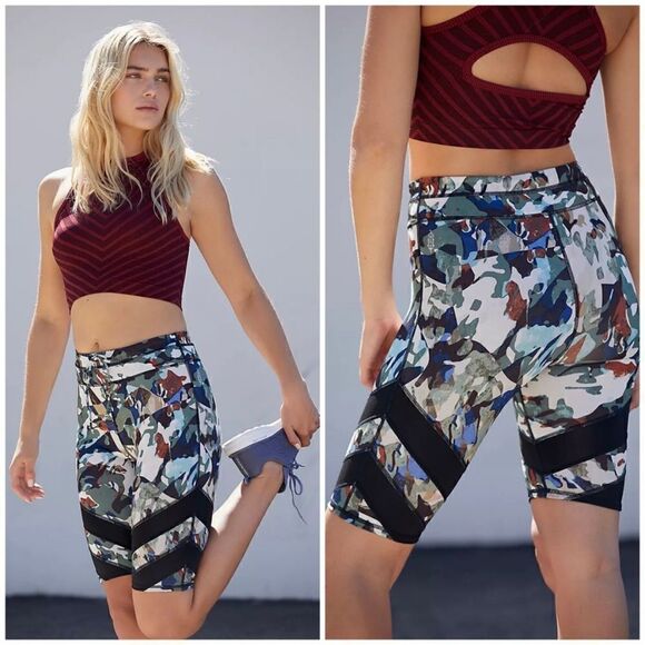 Free People Movement Daybreak Green Camo Reversible Bike Shorts Size XS - Picture 1 of 9